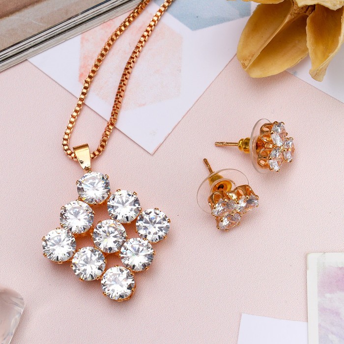 Гарнитур 2 предмета: серьги, кулон "Циркон" изыск, ромб, цвет белый в золоте, 45 см