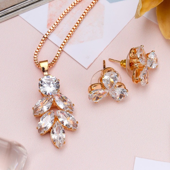 Гарнитур 2 предмета: серьги, кулон "Циркон" изыск, веточка, цвет белый в золоте, 45 см