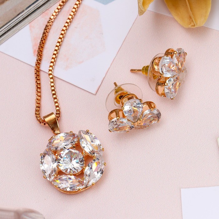 Гарнитур 2 предмета: серьги, кулон "Циркон" изыск, цветок, цвет белый в золоте, 45 см