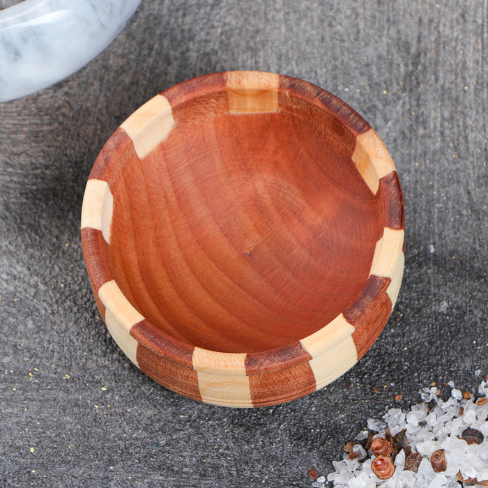 Солонка простая с полосками 6,8х3 см