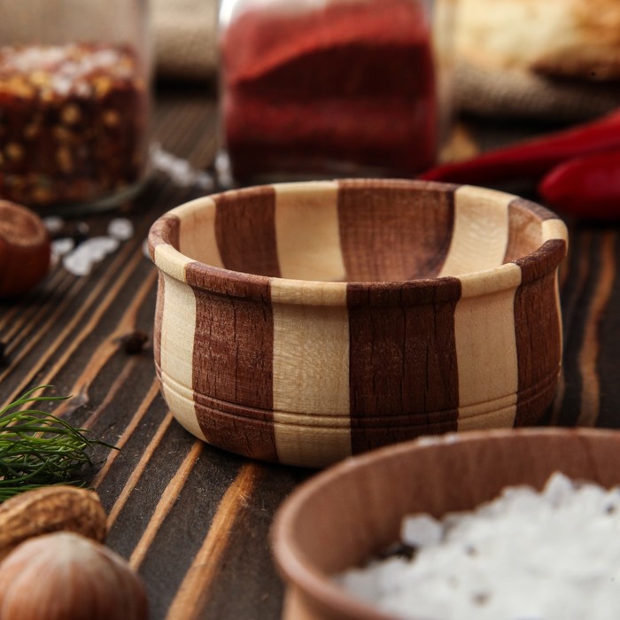 Солонка простая с полосками 6,8х3 см