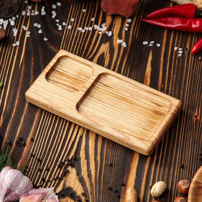Доска для подачи блюд яспонской кухни, с отделение под соусник, массив ясеня, 20х10 см, 7х5 385198