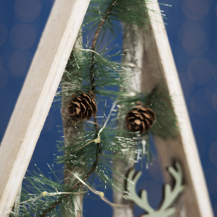 Фигура деревянная "Ёлка Веточки и Олени", 40х22х4 см, 2*AAА (не в компл.) 8 LED