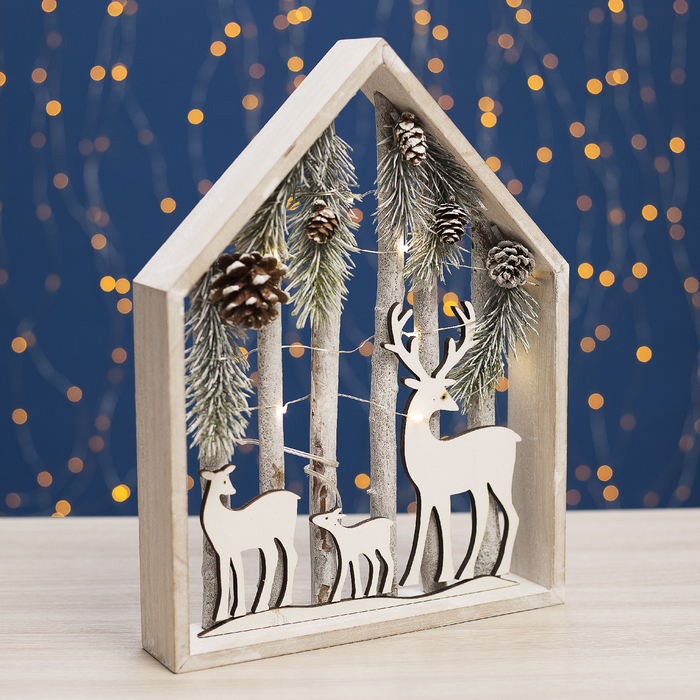 Фигура деревянная "Домик Семья Оленей", 25.5х33х4.7 см, 2*AАA (не в компл.) 8 LED