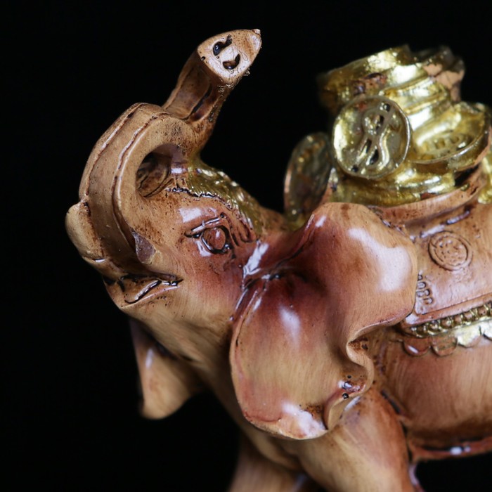 Сувенир полистоун "Три денежных слона на купюре с монетами" 24,5х19,5х7,8 см УЦЕНКА