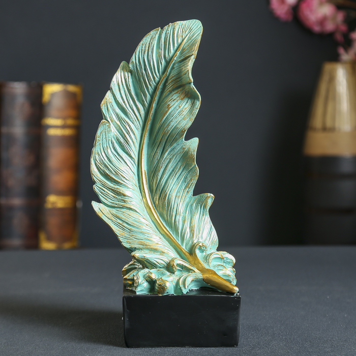 Сувенир полистоун "Пёрышко" зелёный с золотой патиной 31,5х14,5х11,5 см