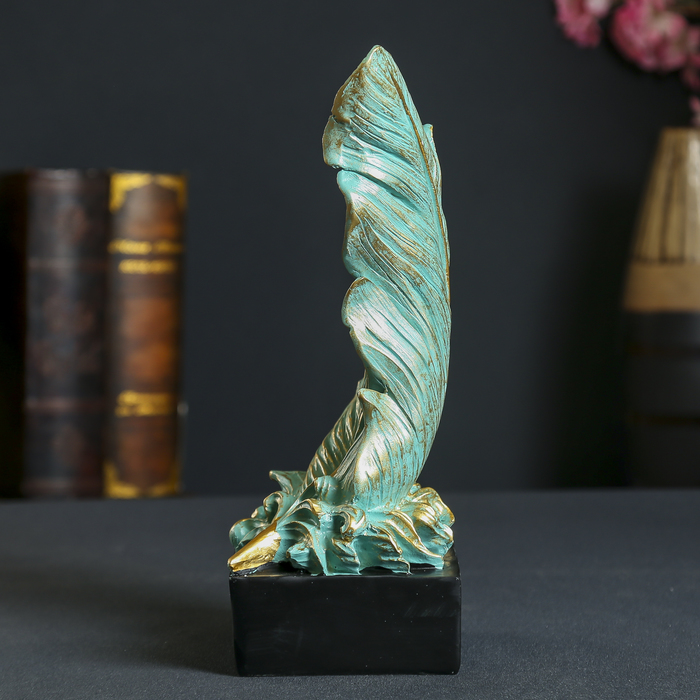 Сувенир полистоун "Пёрышко" зелёный с золотой патиной 31,5х14,5х11,5 см