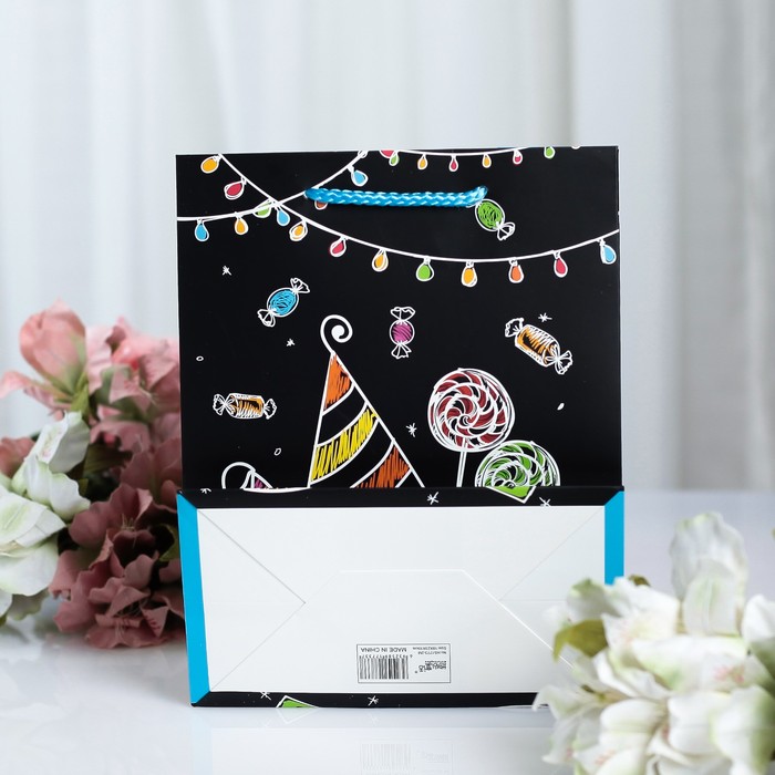 Пакет ламинированный 18 х 10 х 23 см