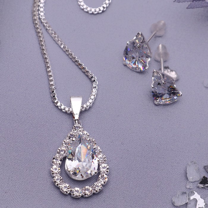 Гарнитур 2 предмета: серьги, кулон "Циркон" изыск, капля, цвет белый в серебре, 45 см