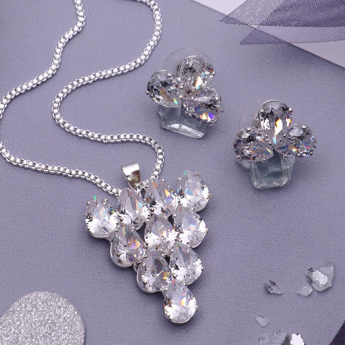 Гарнитур 2 предмета: серьги, кулон "Циркон" изыск, треугольник, цвет белый в серебре, 45 см 372053