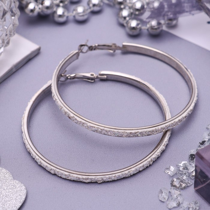 Серьги-кольца "Дискотека" мелкая россыпь, цвет белый в серебре, d=6 см