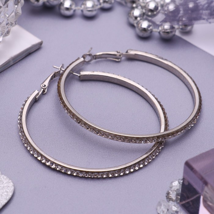 Серьги-кольца "Дискотека" дорожка блеска, цвет белый в серебре, d=5,5 см