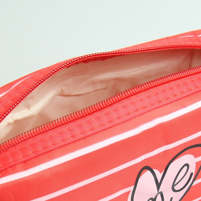 Косметичка дорожная «Любовь», отдел на молнии, ручка, цвет красный