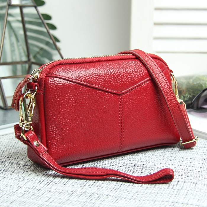 Клатч жен Лара, 18,5*4*12, отд на молнии, н/карман, ручка, длин ремень, красный