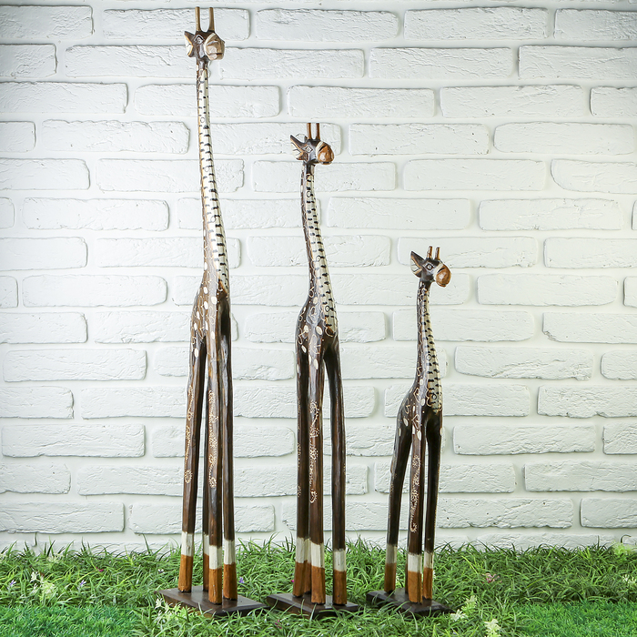 Сувенирный набор "Жирафы" (100,80,60) см, узор с сердечками-резьба, дерево
