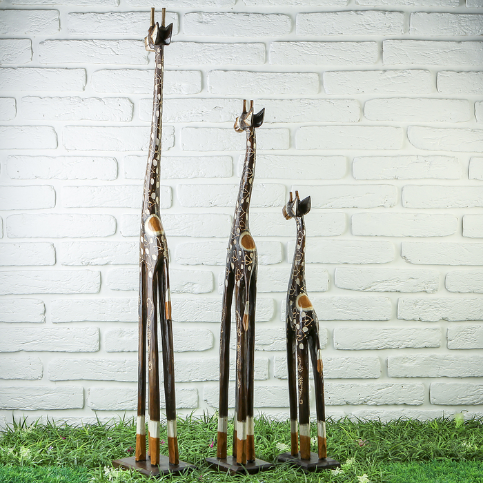 Сувенирный набор "Жирафы" (100,80,60) см, узор с сердечками-резьба, дерево