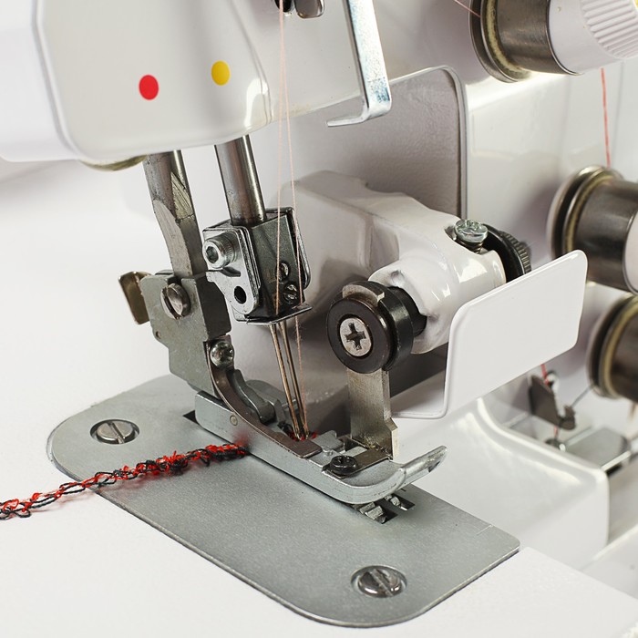 Швейная машина Оверлок VLK Napoli 2900, 120 Вт, скорость шитья 1200 стежков/мин, белая