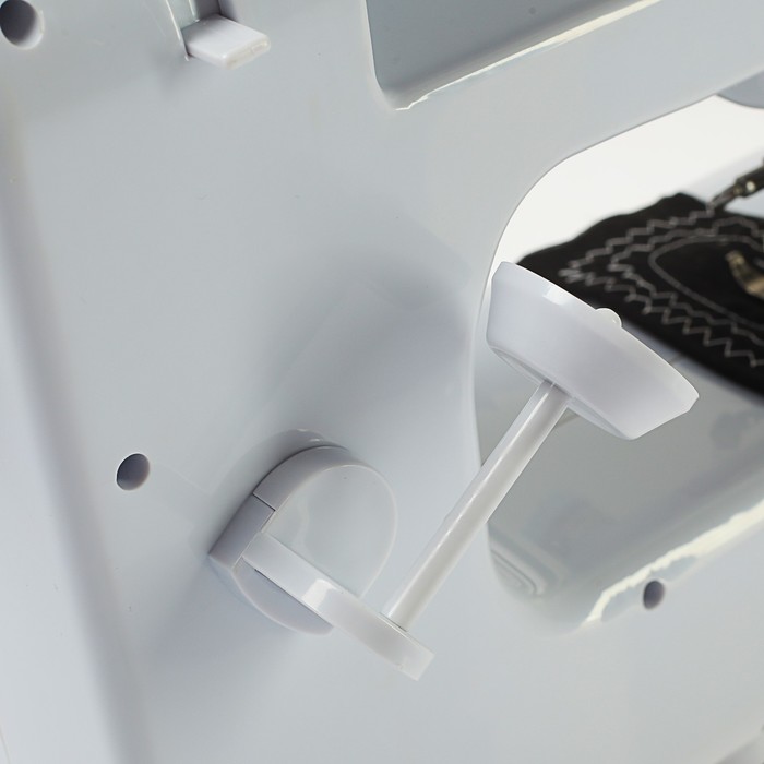 Швейная машина VLK Napoli 2400, 19 видов строчки, электромеханическая, белая