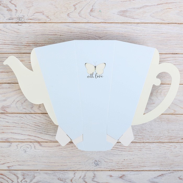 Коробка-чайник «С любовью», бабочка 39 × 35 см