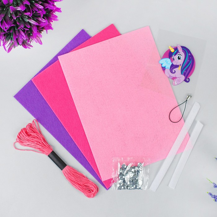 Набор для создания кошелька из фетра "Звезда" + нитки, игла