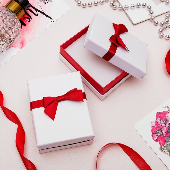 Коробочка подарочная под набор "Рафаэлло" 7*9см, цвет бело-красный
