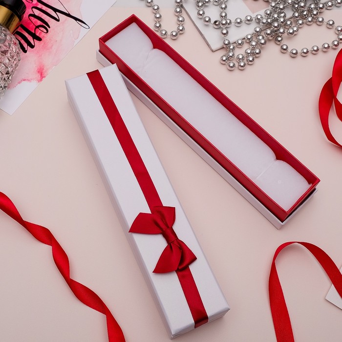 Коробочка подарочная под браслет/цепочку/часы "Рафаэлло" 21*4, цвет бело-красный