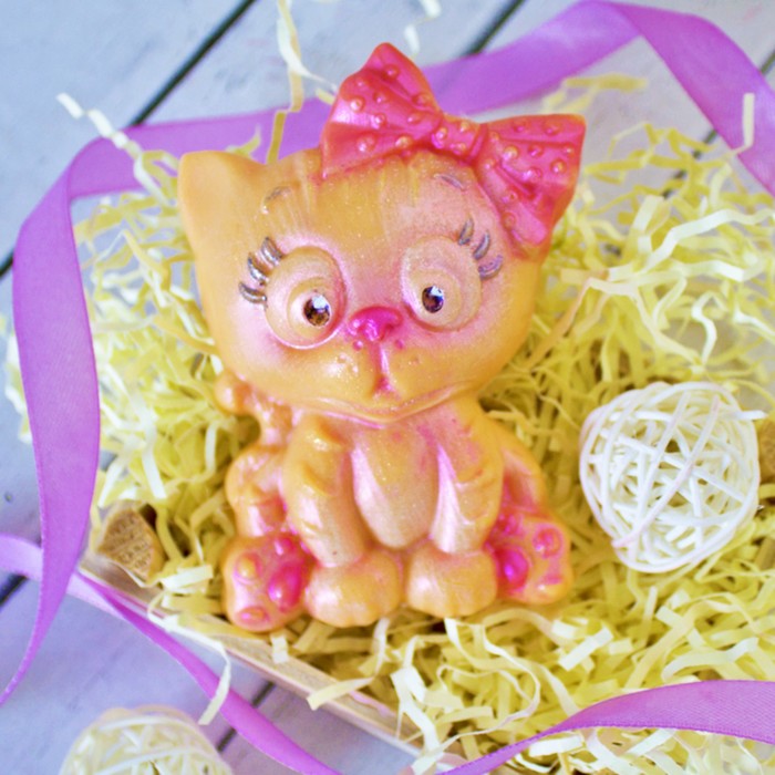 Пластиковая форма для мыла "Котенок с бантом" 7х3х9,5 см