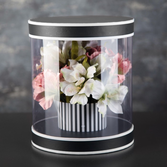 Коробка подарочная 22 х 22 х 26 см