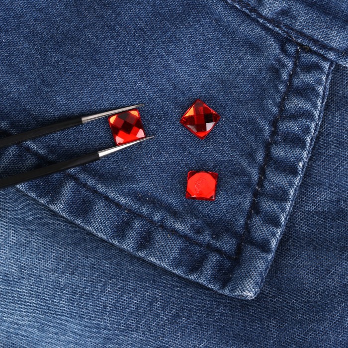 Стразы термоклеевые "Квадрат", 100шт, 6 х 6мм, цвет красный