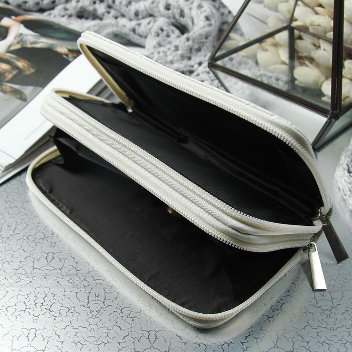 Кошелёк женский, 3 отдела на молниях, для карт, с ручкой, цвет молочный