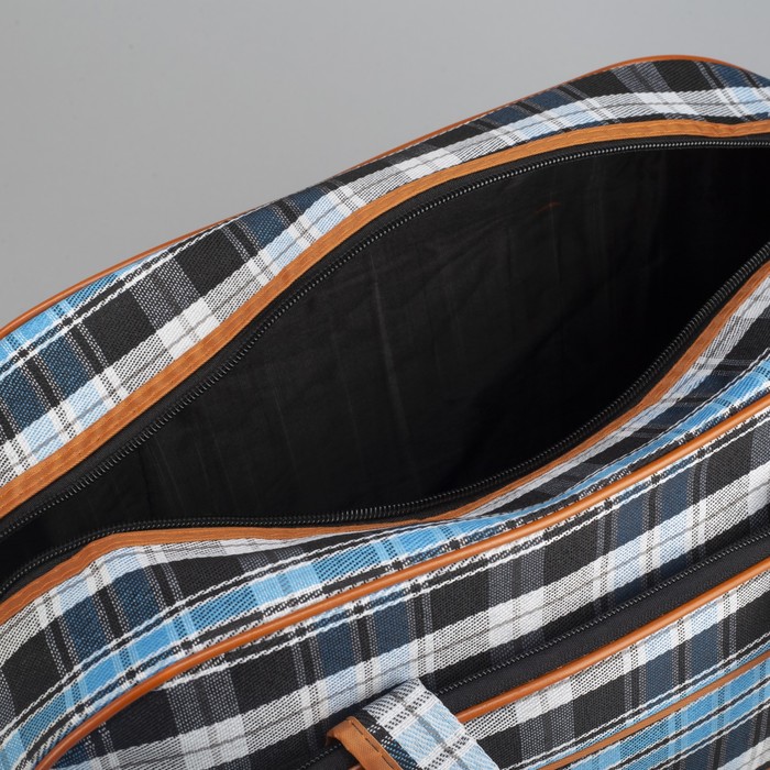 Сумка дорожная «Квадрат», отдел на молнии, наружный карман, длинный ремень, цвет чёрный/голубой