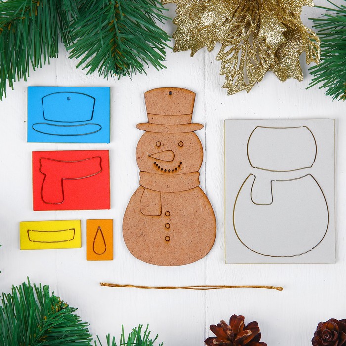 Новогодняя игрушка "Снеговик"