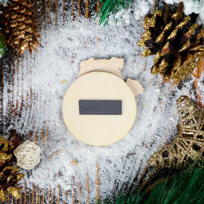 Магнит новогодний "Хрюшка Кабачок", фанера, 7 см, золотой