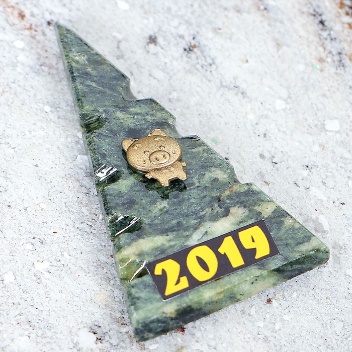 Магнит "Елочка с поросёнком", 7х3 см