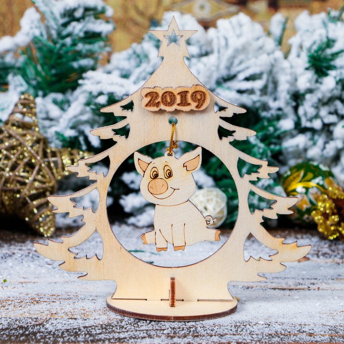 Заготовка для творчества "Ёлка №3 с поросёнком Гектором"