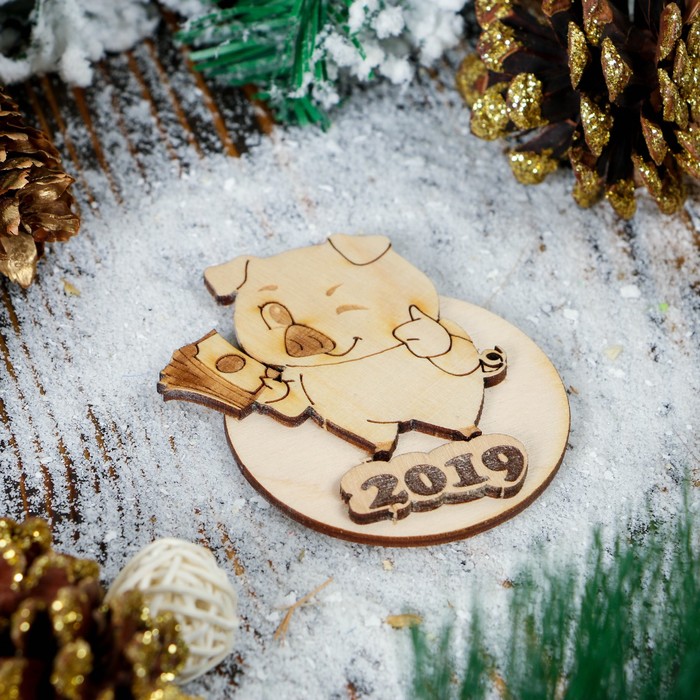 Магнит новогодний "Хрюшка Кабачок", фанера, 7 см