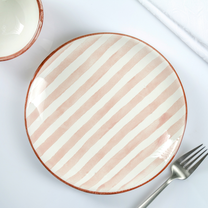 Тарелка 21 см "Страйп розовый"