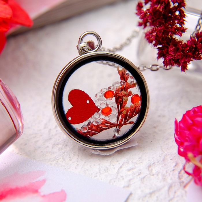 Кулон из стекла "Венеция" круг, сердце, цвет красный в серебре, 50 см