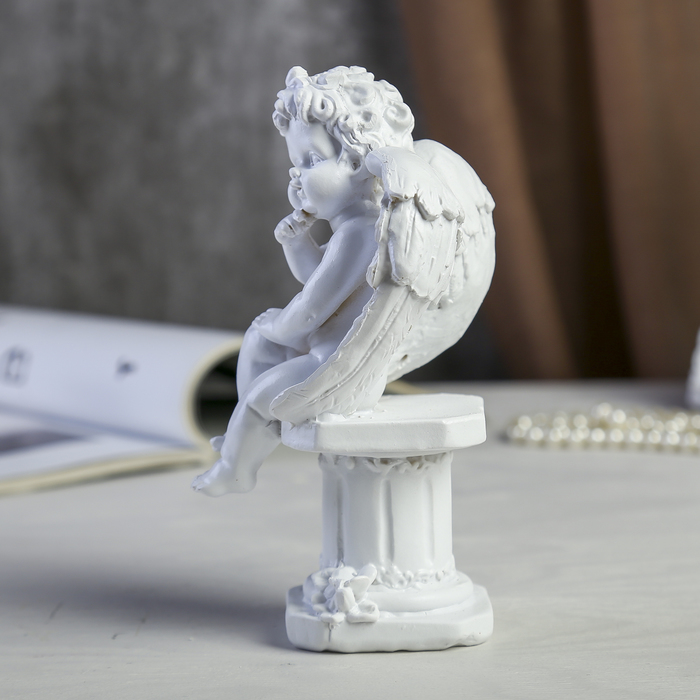 Сувенир полистоун "Белоснежный ангел сидящий на колонне" МИКС 16,3х9,5х9 см