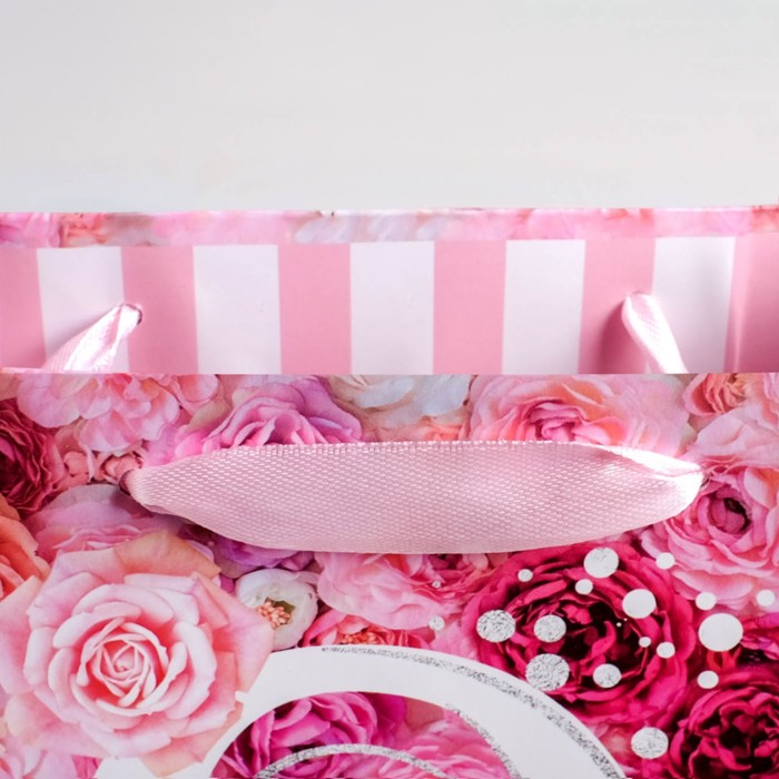 Пакет ламинированный вертикальный «Самой нежной, самой милой», 23 × 27 × 8 см