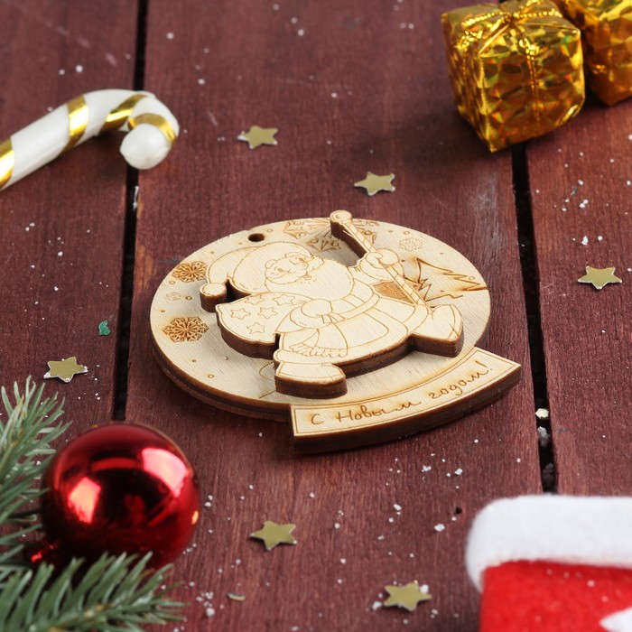 Магнит многослойный дерево "С Новым годом! Дед Мороз добрался" 7,5х6,5 см