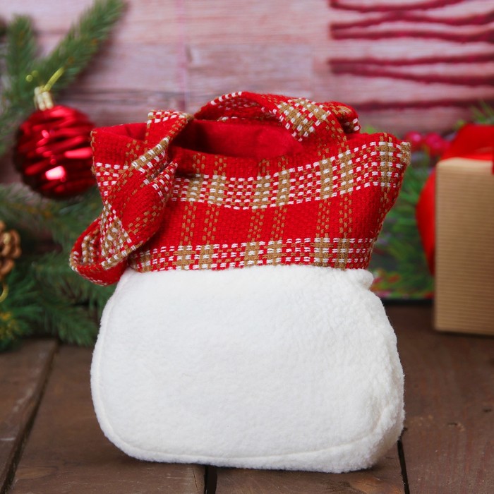 Сумочка для подарков "Дед Мороз" шапочка в клетку