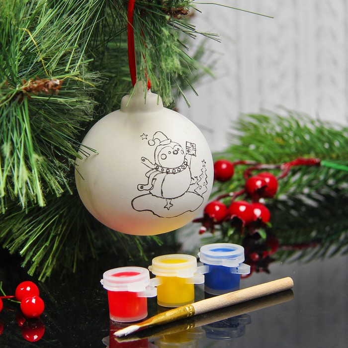 Новогодний шар под раскраску "Пингвин с подарком" с подвесом, краска 3 цв по 2 мл, кисть