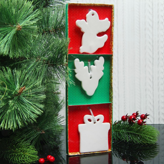 Набор новогодних подвесок под раскраску 3 шт "Праздник на пороге" с подвесом