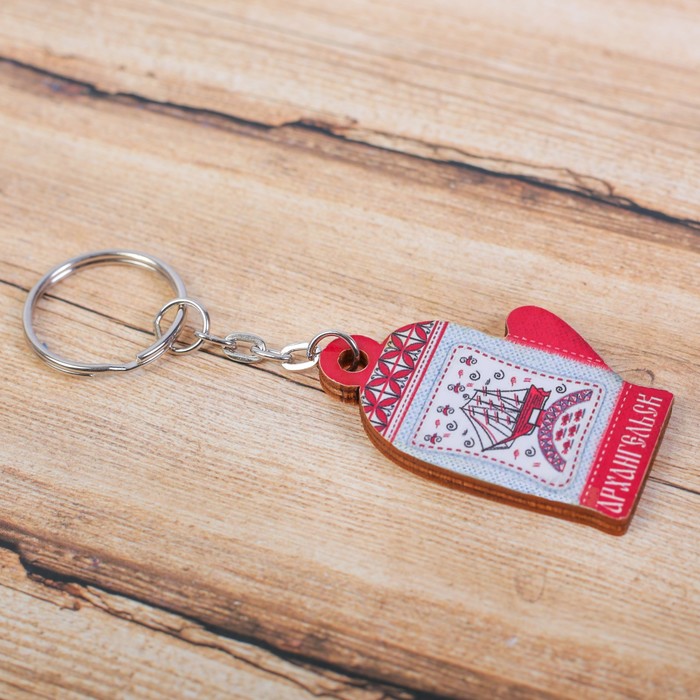 Деревянный брелок в форме варежки "Архангельск"