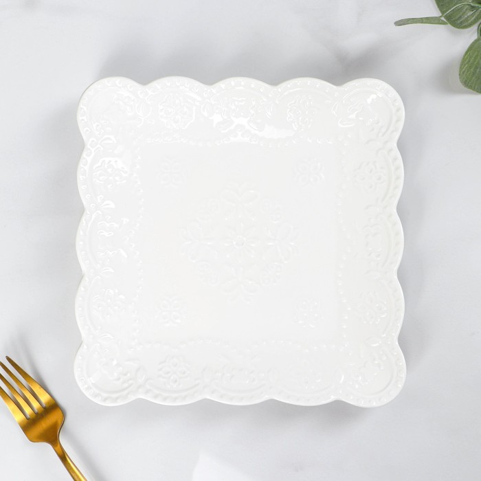Тарелка фарфоровая квадратная Доляна «Сьюзен», 20×20 см, цвет белый тарелка фарфоровая доляна сьюзен d 27 см цвет белый
