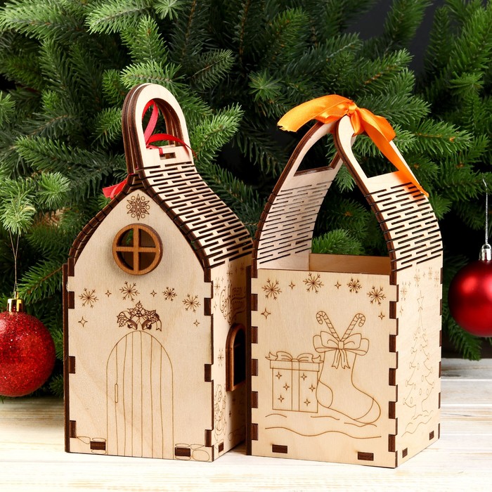 Шкатулка дерево "Новый Год 2019 Домик " 9,5х9,5х23см