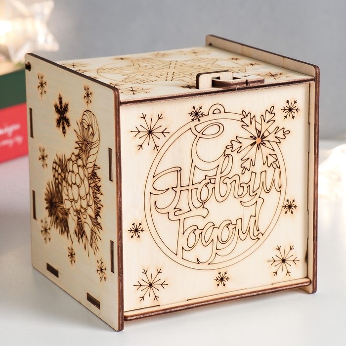 Шкатулка дерево "Новый Год Резной Куб" 11х11х11,5 см