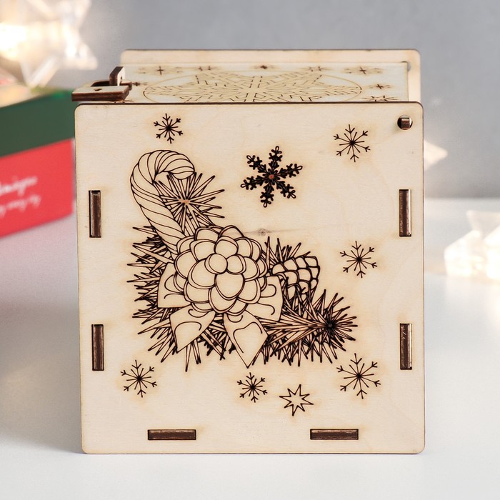 Шкатулка дерево "Новый Год Резной Куб" 11х11х11,5 см