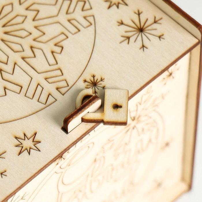 Шкатулка дерево "Новый Год Резной Куб" 15,5х15х14,5 см